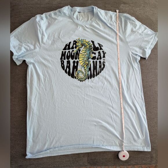 Half Moon Cay Bahamas T-shirt Estimated Size L Light Blue Seahorse - Picture 1 of 3